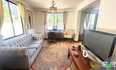 SE VENDE LINDA Y AMPLIA CASA DEL EMBLEMÁTICO JORGE PEDREROS CON EXCELENTE UBICACION Y EN UN SECTOR TRANQUILO.