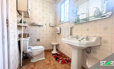 SE VENDE LINDA Y AMPLIA CASA DEL EMBLEMÁTICO JORGE PEDREROS CON EXCELENTE UBICACION Y EN UN SECTOR TRANQUILO.
