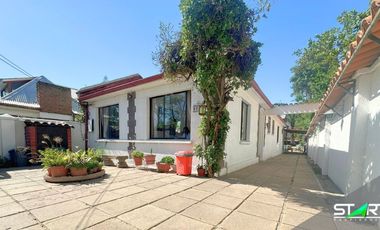 SE VENDE LINDA Y AMPLIA CASA DEL EMBLEMÁTICO JORGE PEDREROS CON EXCELENTE UBICACION Y EN UN SECTOR TRANQUILO.