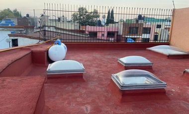 4 RECAMARAS, CERCA DE MIRAMONTES Y TAXQUEÑA, JARDÍN, EN EXCELENTE ESTADO