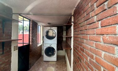 4 RECAMARAS, CERCA DE MIRAMONTES Y TAXQUEÑA, JARDÍN, EN EXCELENTE ESTADO