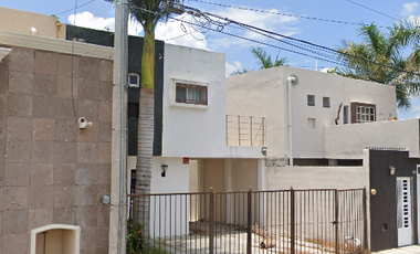 Casa en venta en Av. Los Almendros, Victoria, Tamaulipas