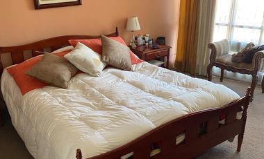 de venta  casa independiente para oficinas o vivienda o ambas  a pocas cuadras de la Carolina