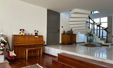 CASA REMODELADA Y LLENA DE ESPACIOS EN EL CORAZÓN DE PEDREGAL DE SAN FRANCISCO