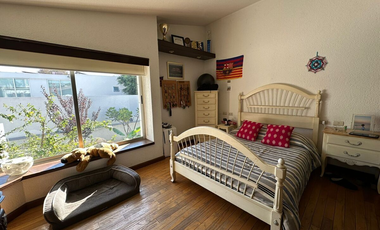 CASA REMODELADA Y LLENA DE ESPACIOS EN EL CORAZÓN DE PEDREGAL DE SAN FRANCISCO