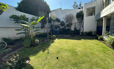 CASA REMODELADA Y LLENA DE ESPACIOS EN EL CORAZÓN DE PEDREGAL DE SAN FRANCISCO
