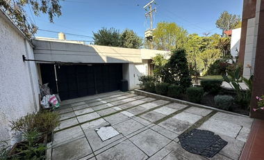 CASA REMODELADA Y LLENA DE ESPACIOS EN EL CORAZÓN DE PEDREGAL DE SAN FRANCISCO
