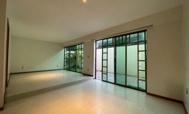 Casa En Coto En Renta De Lujo Jardines De La Patria, Zapopan, Jalisco
