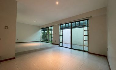 Casa En Coto En Renta De Lujo Jardines De La Patria, Zapopan, Jalisco