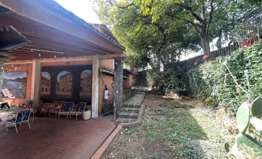 Casa que se vende como Terreno, Colonia Delicias, Cuernavaca, Morelos.