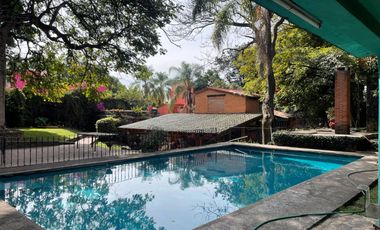 Casa que se vende como Terreno, Colonia Delicias, Cuernavaca, Morelos.