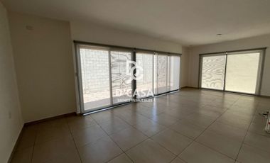 SE RENTA CASA EN CASCO VIEJO