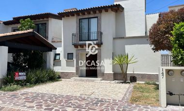 SE RENTA CASA EN CASCO VIEJO