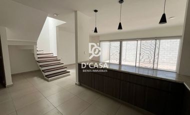 SE RENTA CASA EN CASCO VIEJO
