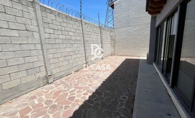 SE RENTA CASA EN CASCO VIEJO