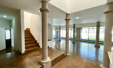 Casa en venta en condominio sobre Av. Palmira, Cuernavaca, Morelos.