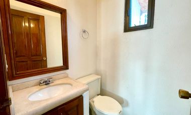 Casa en venta en condominio sobre Av. Palmira, Cuernavaca, Morelos.