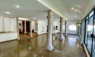 Casa en venta en condominio sobre Av. Palmira, Cuernavaca, Morelos.
