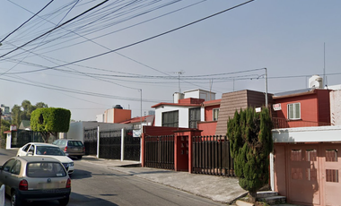 Venta de Casa con gran patio en Colonia Lomas de San Mateo, Naucalpan
