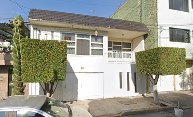 ¡Casa de Remate en Venta en La Col. Benito Juárez, Nezahualcóyotl!
