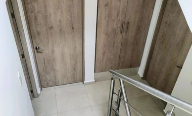 VENTA   CASA EN EL REFUGIO