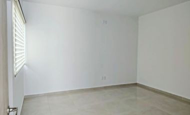 VENTA   CASA EN EL REFUGIO