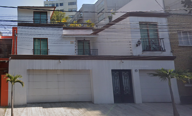 Venta de Casa en Remate, Zona Exclusiva, gran ubicación cerca del WTC, Col. Nápoles, Benito Juárez, CDMX