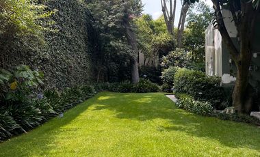 Residencia Exclusiva en Privada en Lomas de Chapultepec