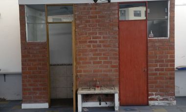 VENTA CASA COMO TERRENO - SURCO