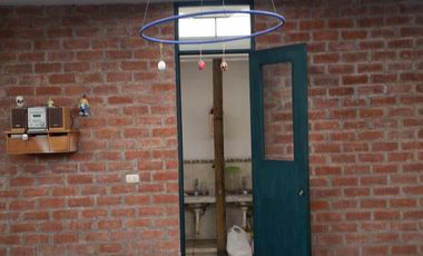 VENTA CASA COMO TERRENO - SURCO