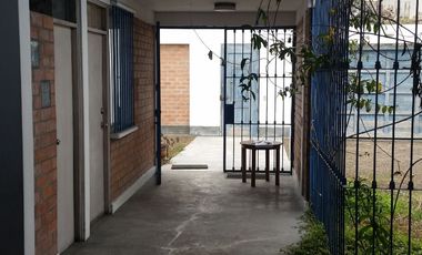 VENTA CASA COMO TERRENO - SURCO