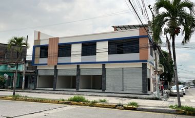 Alquilo locales comerciales, cerca de Portete,   11va y San Martin