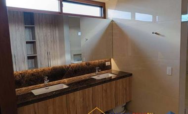 House and Lot for Sale in Alabang West Village at Las Piñas City