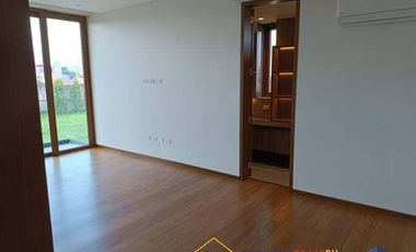 House and Lot for Sale in Alabang West Village at Las Piñas City