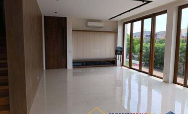 House and Lot for Sale in Alabang West Village at Las Piñas City