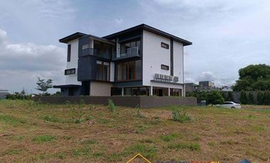 House and Lot for Sale in Alabang West Village at Las Piñas City