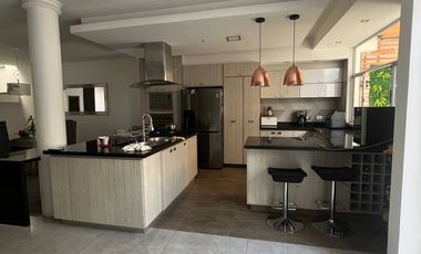 Alquiler Hermosa Casa Independiente de 2 pisos, barrio el Ingenio, al Sur de Cali, Valle