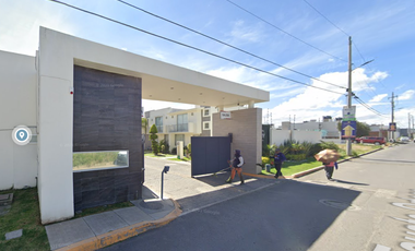 Casa en Venta en Fraccionamiento Oberoi, San Francisco Ocotlán Puebla JP