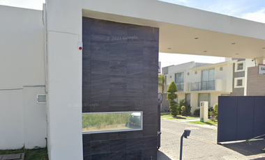 Casa en Venta en Fraccionamiento Oberoi, San Francisco Ocotlán Puebla JP