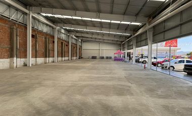 Renta Local Comercial en Plaza junto Gran Bodega, Izucar de Matamoros, Puebla