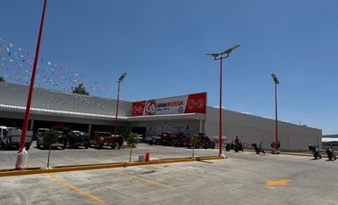 Renta Local Comercial en Plaza junto Gran Bodega, Izucar de Matamoros, Puebla