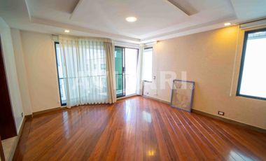Casa en Venta en Altos de la Granda Centeno – Exclusiva, Amplia y con Piscina