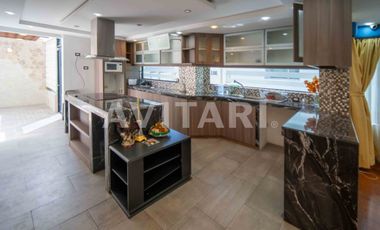 Casa en Venta en Altos de la Granda Centeno – Exclusiva, Amplia y con Piscina