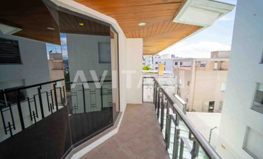 Casa en Venta en Altos de la Granda Centeno – Exclusiva, Amplia y con Piscina
