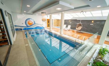 Casa en Venta en Altos de la Granda Centeno – Exclusiva, Amplia y con Piscina