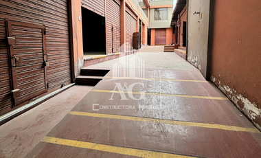 EN VENTA CASA DE 2 PISOS DE 383.33 MT EN PLENA AVENIDA   MARISCAL CASTILLA, MIRAFLORES, ZONA COMERCIAL Y ESTRATEGICA, CON 15 TIENDAS COMERCIALES Y DPT