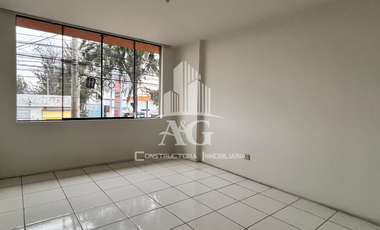 EN VENTA CASA DE 2 PISOS DE 383.33 MT EN PLENA AVENIDA   MARISCAL CASTILLA, MIRAFLORES, ZONA COMERCIAL Y ESTRATEGICA, CON 15 TIENDAS COMERCIALES Y DPT