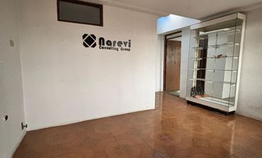 EN VENTA CASA DE 2 PISOS DE 383.33 MT EN PLENA AVENIDA   MARISCAL CASTILLA, MIRAFLORES, ZONA COMERCIAL Y ESTRATEGICA, CON 15 TIENDAS COMERCIALES Y DPT