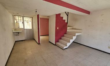 CASA EN CONDOMINIO EN VENTA 3 RECÁMARAS 1 BAÑO 1 AUTO LOS SAUCES TOLUCA