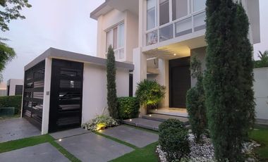 En alquiler lujosa y moderna casa amoblada vista al lago en Isla Mocoli, via a Samborondon